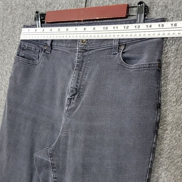 LL Bean True Shape Jeans Womens 12 MT Black High Rise Straight Leg Classic Fit - Picture 3 of 13